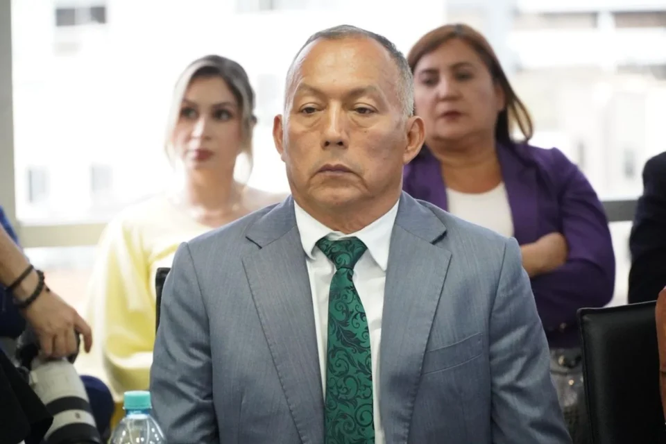 Rebelión en el Congope: Clemente Bravo purga directores de ADN ante presión de prefectos por falta de recursos